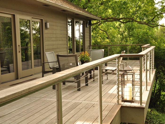 Deck with Cable Railing and Outdoor Seating