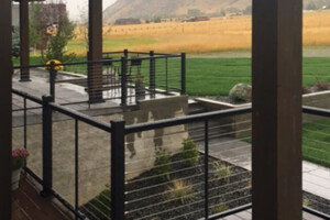 Horizontal Cable Railing on Large Deck